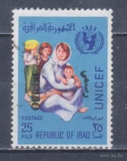 [1114] Ирак 1972. Дети с матерью. Надпечатка.Гашеная марка.