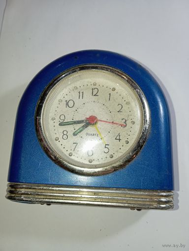 Часы кварцевые  . С рубля .