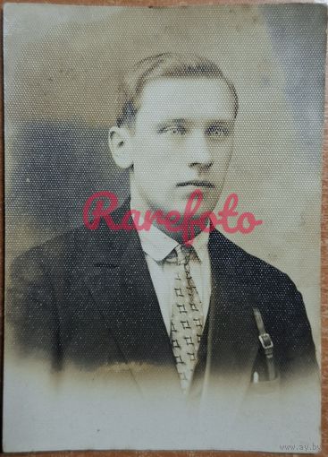 1930-е Молодой человек межвоенная Польша Вильно ретро студийное фото