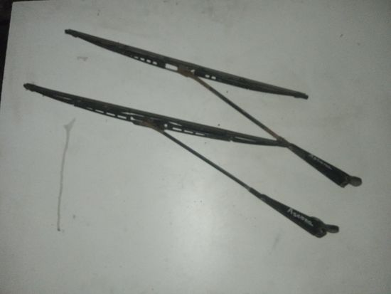 Щеткодержатель (поводок стеклоочистителя, дворник) Opel Ascona