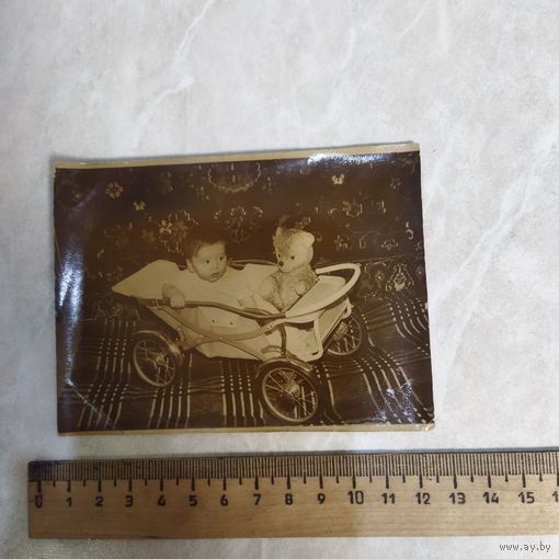 Фотография. История СССР в лицах.  Бабушке от "Котика" 1972 г. Ретро вещи. Коляска.