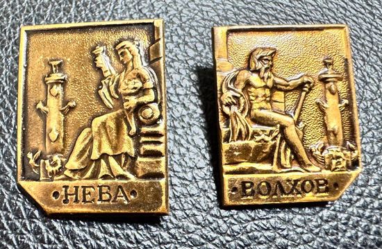 Лот значков тяжёлые.