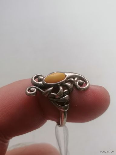 Кольцо серебро 925 пробы с янтарем, торги с Рубля
