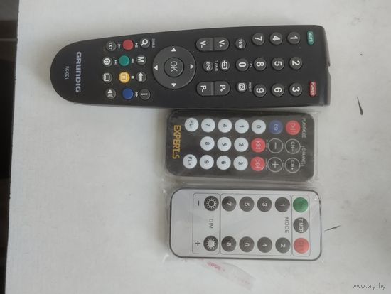 Пульты управления 3 штуки.