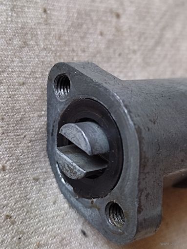 Сердцевина (личинка) гаражного замка. См. описание.