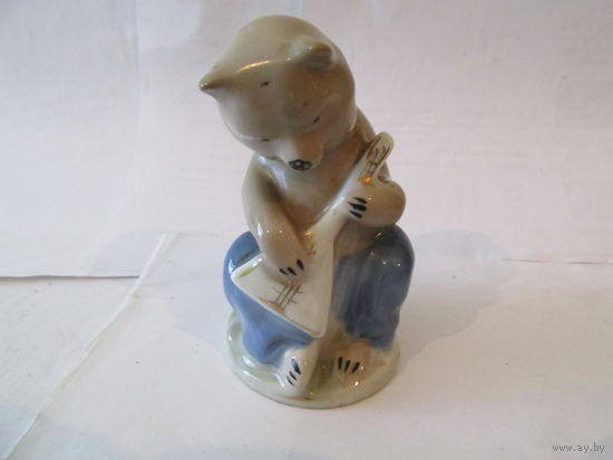 СТАТУЭТКА МИШКА С БАЛАЛАЙКОЙ,ГОРОДНИЦА.