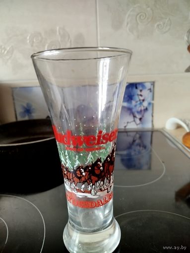 Бокал пивной, стекло. новый год!