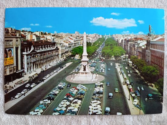 Португалия, Лиссабон. Площадь Реставрации и проспект Свободы