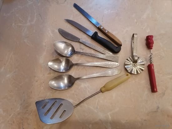 Лот кухонных принадлежностей б/у в хорошем состоянии