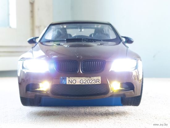 Машина BMW на радиоуправлении