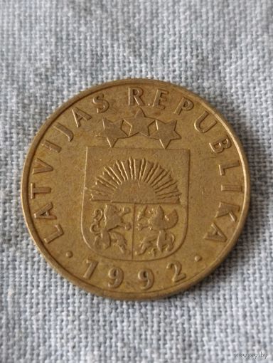 Латвия. 20 сантимов 1992 года. (4)