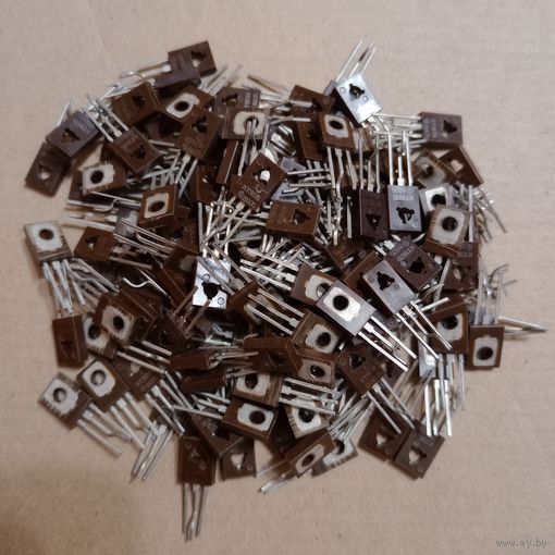 Транзистор КТ961В новый, цена за штуку.