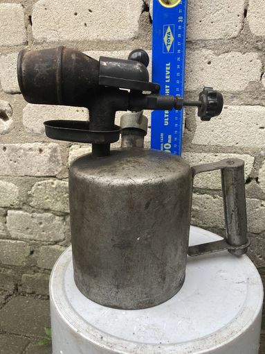 Бензиновая паяльная лампа