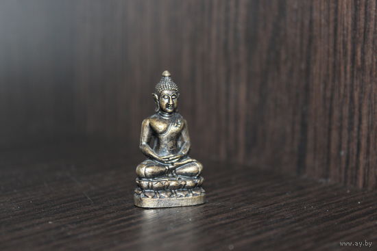 Декоративная, миниатюрная статуэтка "Будды".
