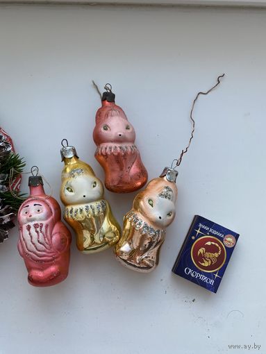 Лот елочных игрушек.