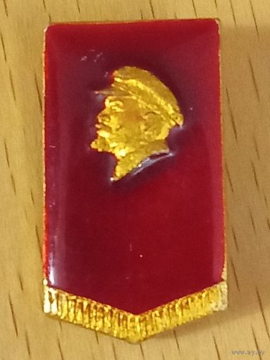 В.И. Ленин в кепке