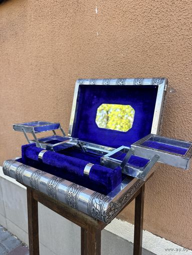 Роскошная большая старинная шкатулка, Европа, много лотов с рубля