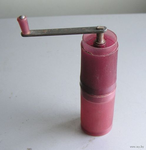 Ручная мельница времен СССР