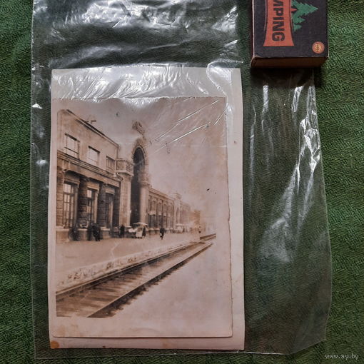 Г. Орша, железнодорожный вокзал и памятник Заслонову.