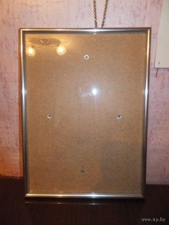 Стильная, красивая и качественная рамка для фото, стального цвета. В наличии 1 штука. Пользовалась недолго, состояние хорошее.