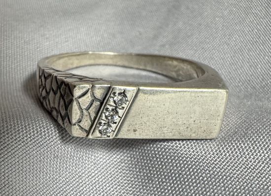 Кольцо серебряное 925 пробы. 21