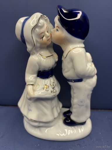 Статуэтка фарфор парочка