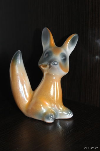 Керамическая, декоративная статуэтка "Лисичка", клеймо.