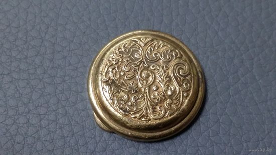 Старинная крышечка от медальона. Позолота AU