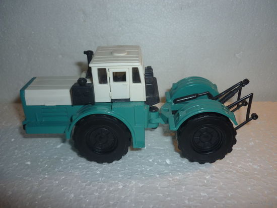 Модель авто. Трактор КИРОВЕЦ. 1:43.СССР. Металл