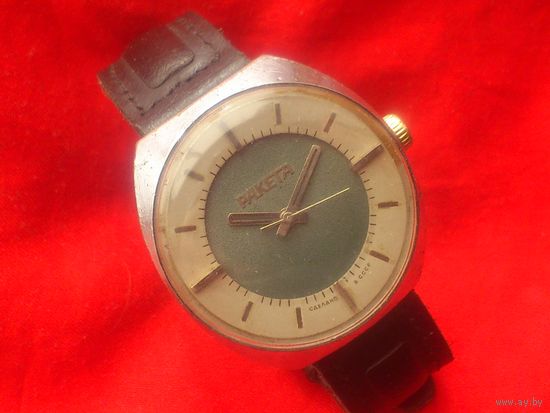 Часы РАКЕТА 2609 БОЧКА БИКОЛОР из СССР 1970-х, ВИНТАЖ