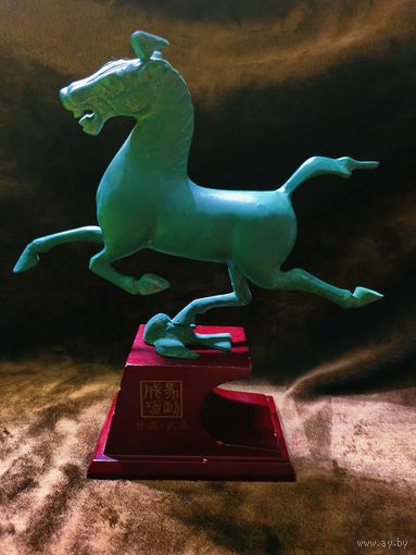 Бронзовая копия Летающего коня провинции Ганьсу эпохи династии Хань