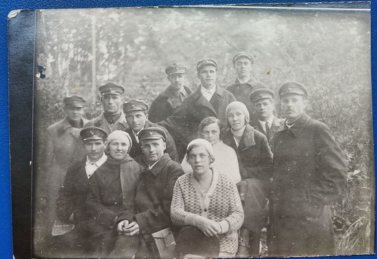 Фото группы военных с женами(?). 1930-е. 9х12 см