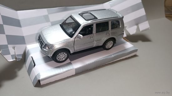 Mitsubishi Pajero 1/43