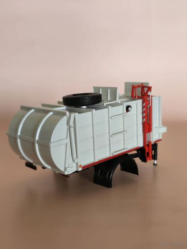 Бункер от мусоровоза , для конверсии. от АИСТ масштаб 1:43