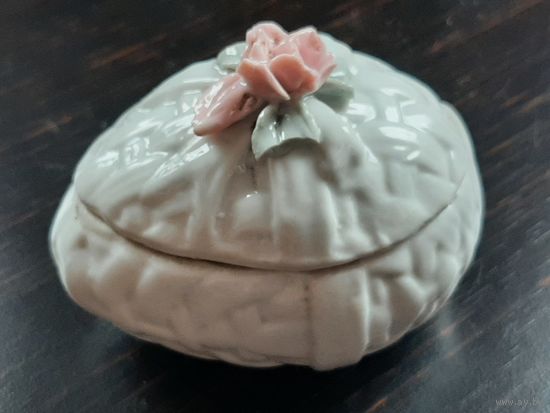 Шкатулка розы, фарфор, винтаж.