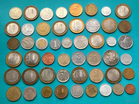 50 монет мира без повторов, среди них очень много юбилейки РФ. (3).