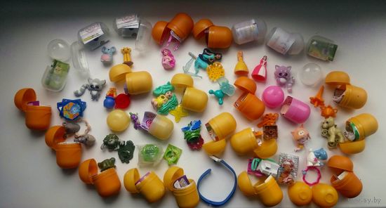 Лот игрушек киндер сюрприз.