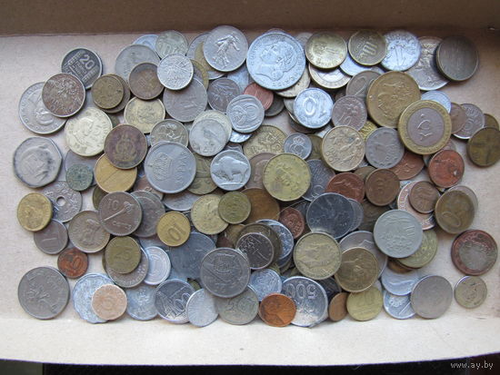 Больше 200 монет мира без повторов. С рубля.