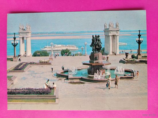 Волгоград. Центральная набережная. Чистая. 1981 года. Фото Алексеева. 2483.