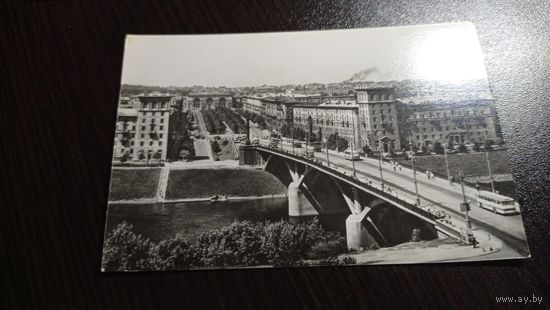 Витебск. Вид на улицу Кирова и Привокзальную площадь. Издательство Планета, 1972. Чистая.