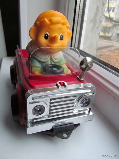 Машинка с Буратино электромеханическая игрушка СССР