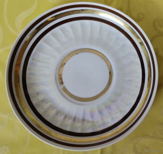 Блюдце эпохи СССР. Минский фарфоро-фаянсовый завод (Минск), 1968-1983 гг