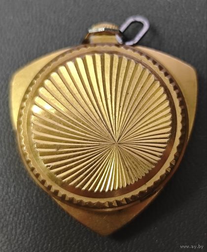 Часы кулон СССР. Заря. Позолоченные. На ходу