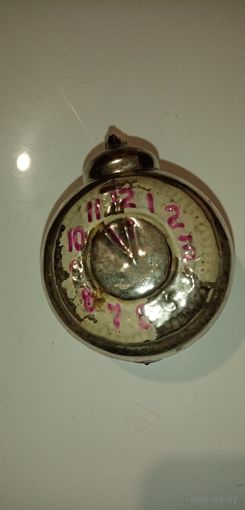 Игрушка елочная часы