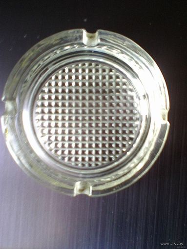 Пепельница - Диаметр 10,5 см.