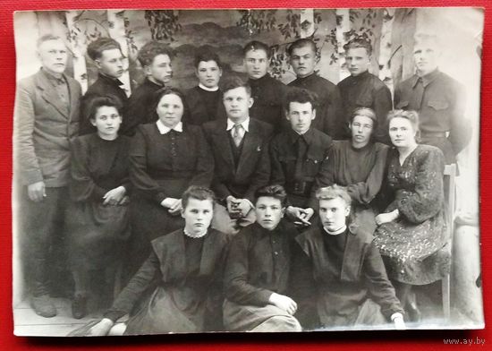 Фото выпуска 8 класса. Г. Мстиславль. 1950 г. 12х17 см