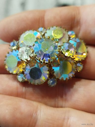 Красивая брошька ссср,замок под ремонт,с рубля