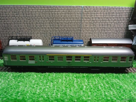 Вагон пассажирский 1-2кл -DB- 4-х осный серый  5122 "FLEISCHMANN" б/у  Германия 1/87 HO