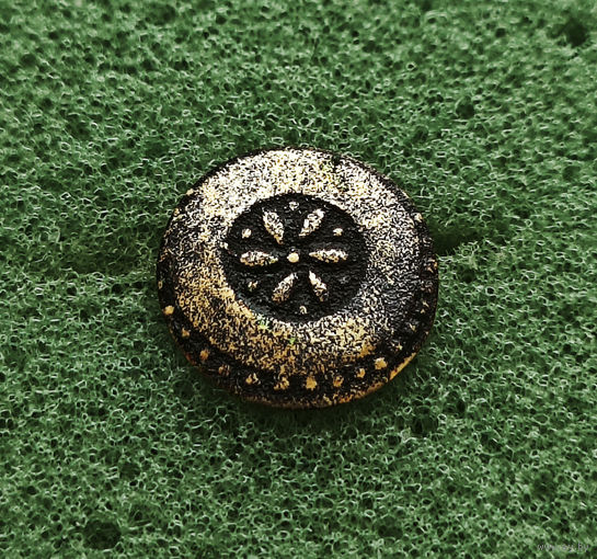 Пуговица гражданская с цветочным орнаментом, XIX-XXв. Лот низс-3