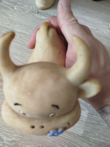 Игрушка ссср,буренка,резина,с рубля